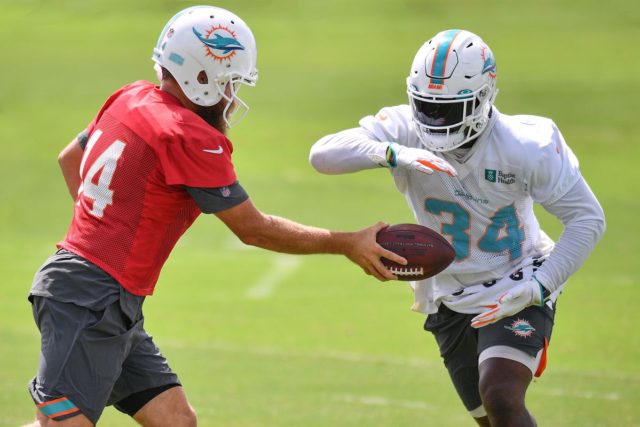 week 1 fantasy football roster drops Jordan Howard