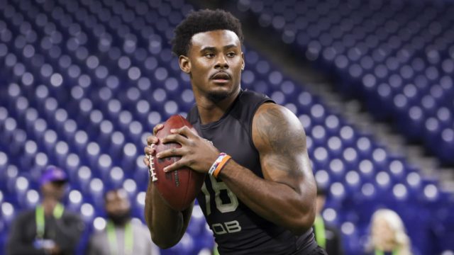 Should there be no deal available, then it’s time to explore where should you draft the 2022 rookie QBs.