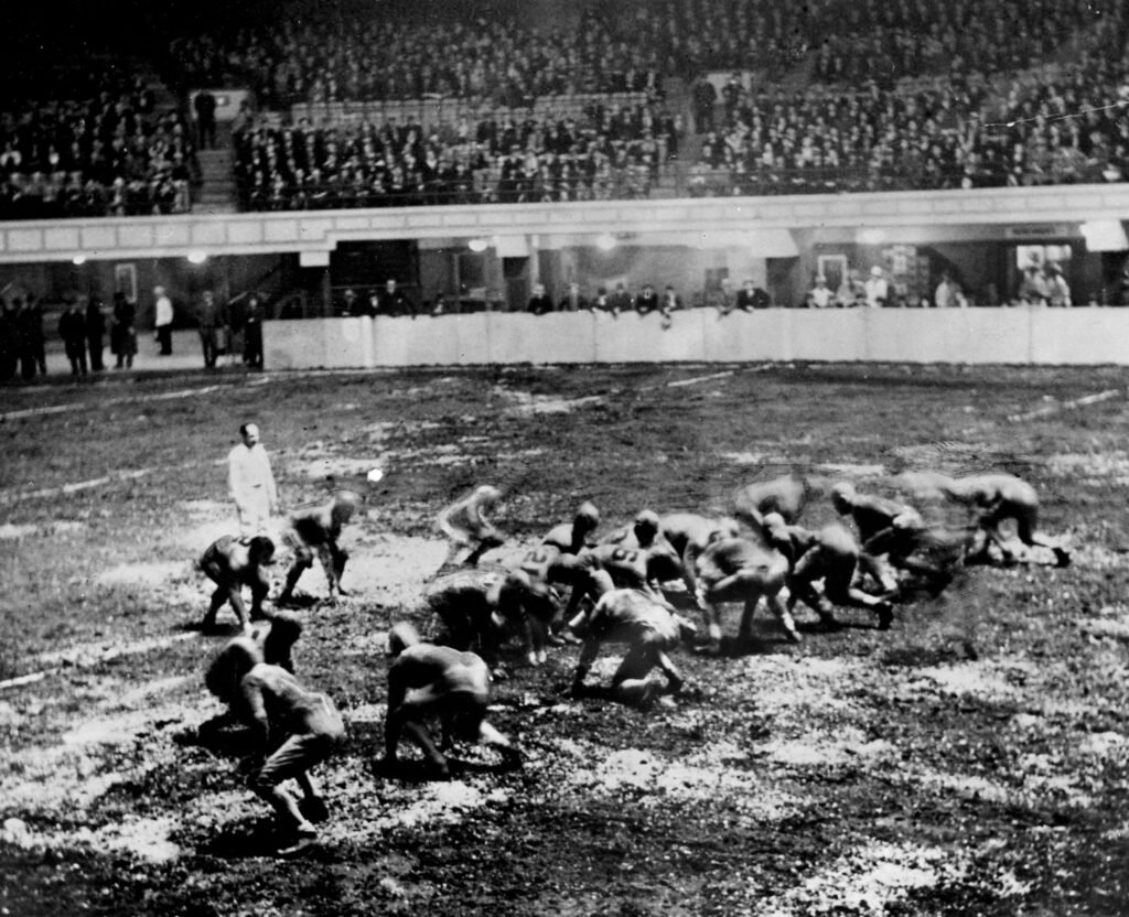 NFL Indoor football game 1932